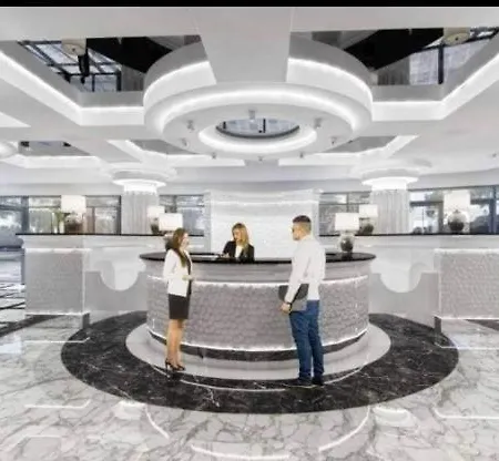 Hanza Tower Family With Sauna & Jacuzii & Pool & Spa Daire *