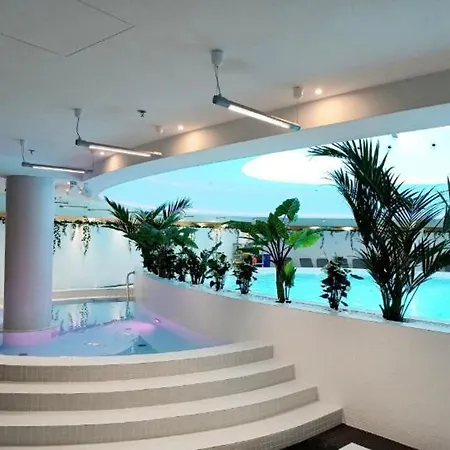 Daire Hanza Tower Family With Sauna & Jacuzii & Pool & Spa